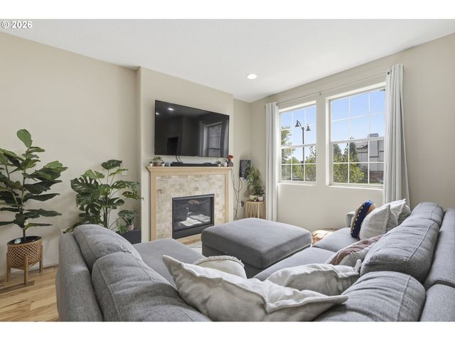 28355 Sw VILLEBOIS Dr, Wilsonville, OR 97070