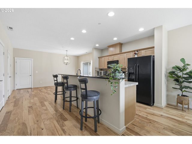 28355 Sw VILLEBOIS Dr, Wilsonville, OR 97070