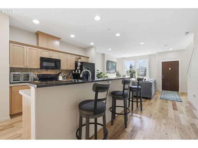 28355 Sw VILLEBOIS Dr, Wilsonville, OR 97070