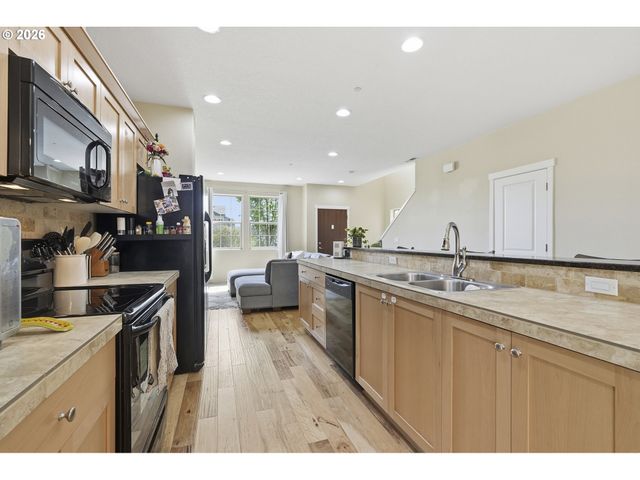 28355 Sw VILLEBOIS Dr, Wilsonville, OR 97070