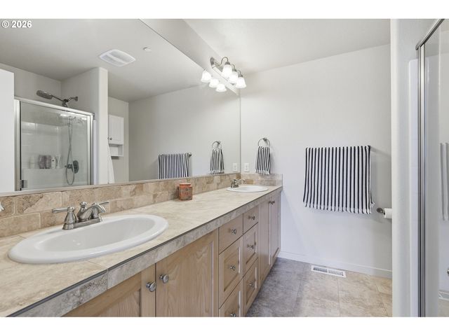28355 Sw VILLEBOIS Dr, Wilsonville, OR 97070