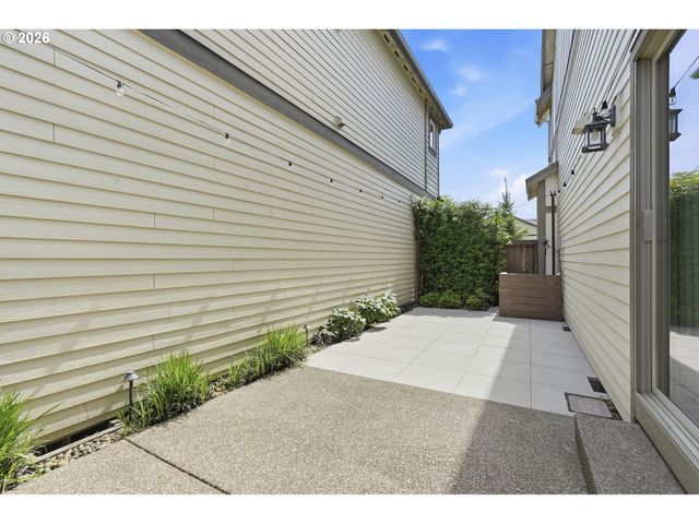 28355 Sw VILLEBOIS Dr, Wilsonville, OR 97070