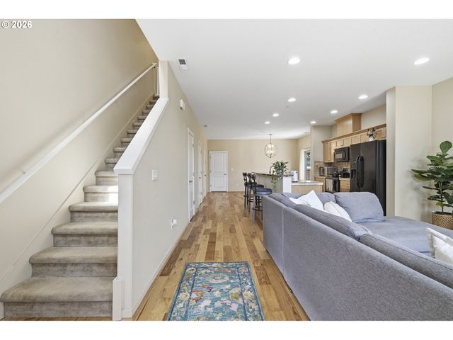 28355 Sw VILLEBOIS Dr, Wilsonville, OR 97070
