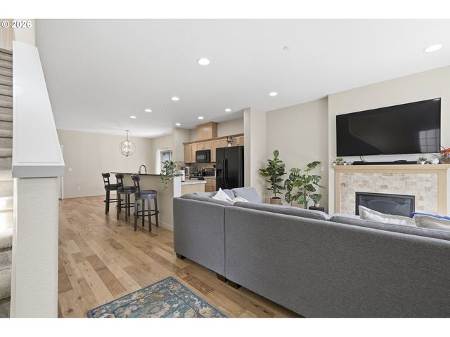 28355 Sw VILLEBOIS Dr, Wilsonville, OR 97070