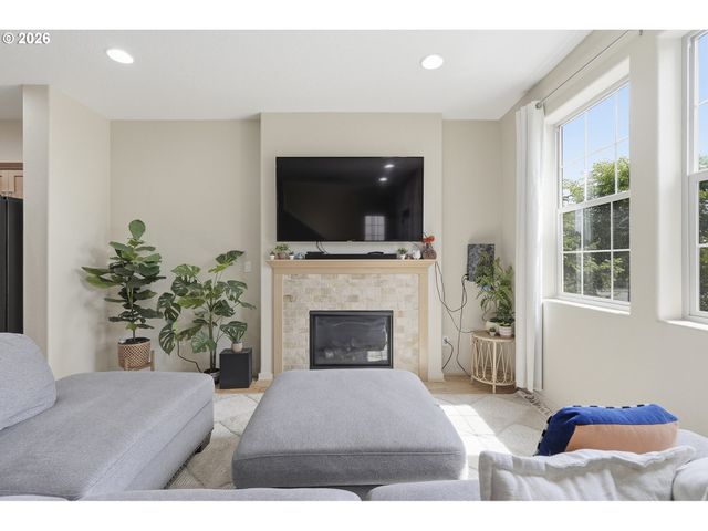 28355 Sw VILLEBOIS Dr, Wilsonville, OR 97070