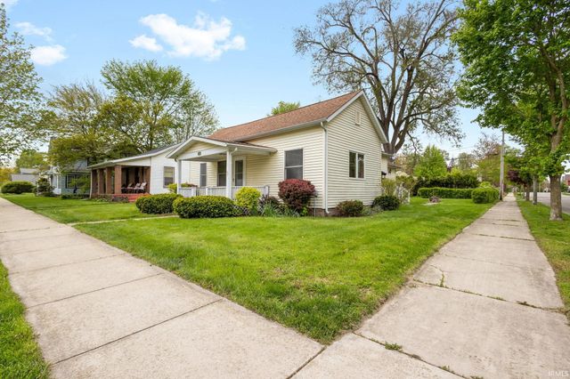201 W Chestnut Street, New Carlisle, IN 46552