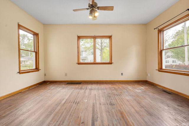 201 W Chestnut Street, New Carlisle, IN 46552