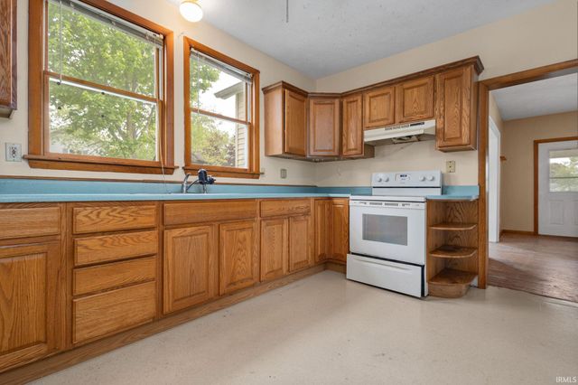 201 W Chestnut Street, New Carlisle, IN 46552