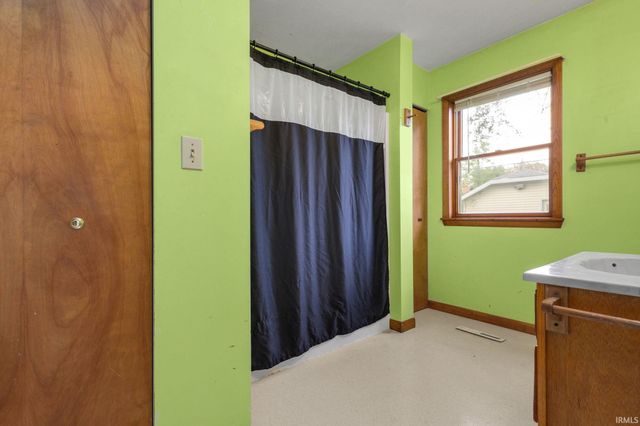 201 W Chestnut Street, New Carlisle, IN 46552