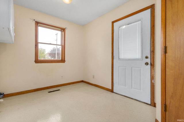 201 W Chestnut Street, New Carlisle, IN 46552