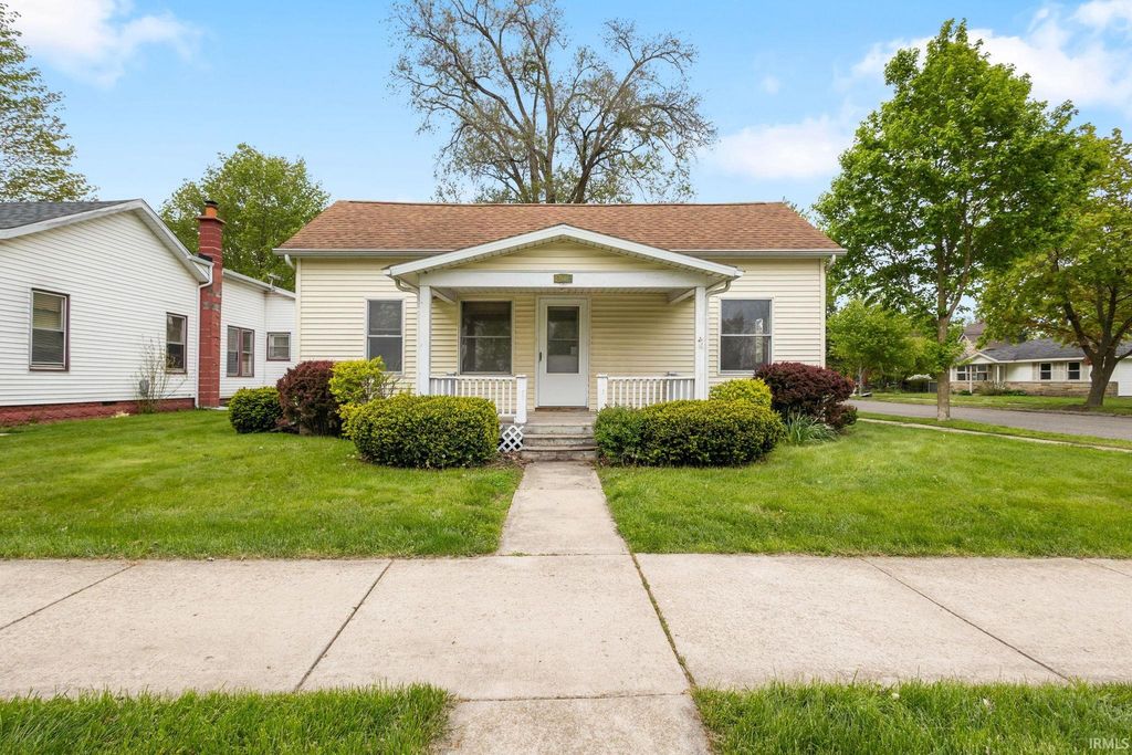 201 W Chestnut Street, New Carlisle, IN 46552