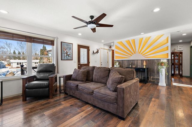 530 E 6th Street, New Richmond, WI 54017