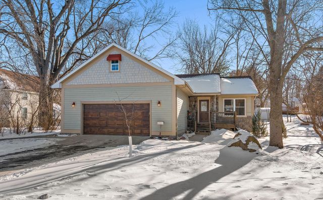 530 E 6th Street, New Richmond, WI 54017