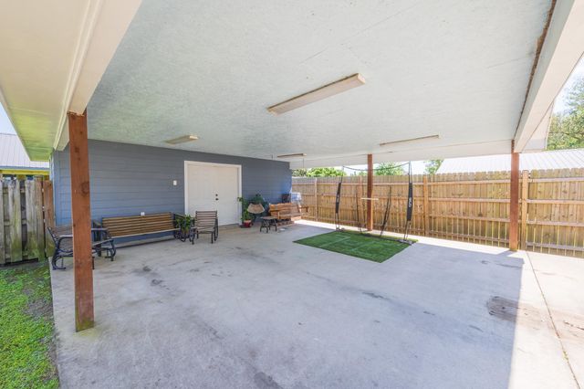 255 West 24th Street, Larose, LA 70373