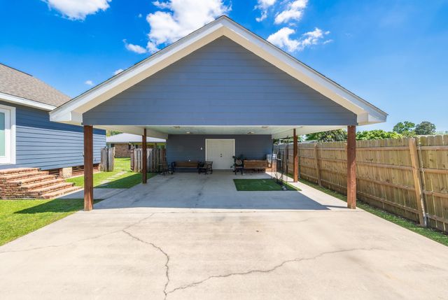 255 West 24th Street, Larose, LA 70373