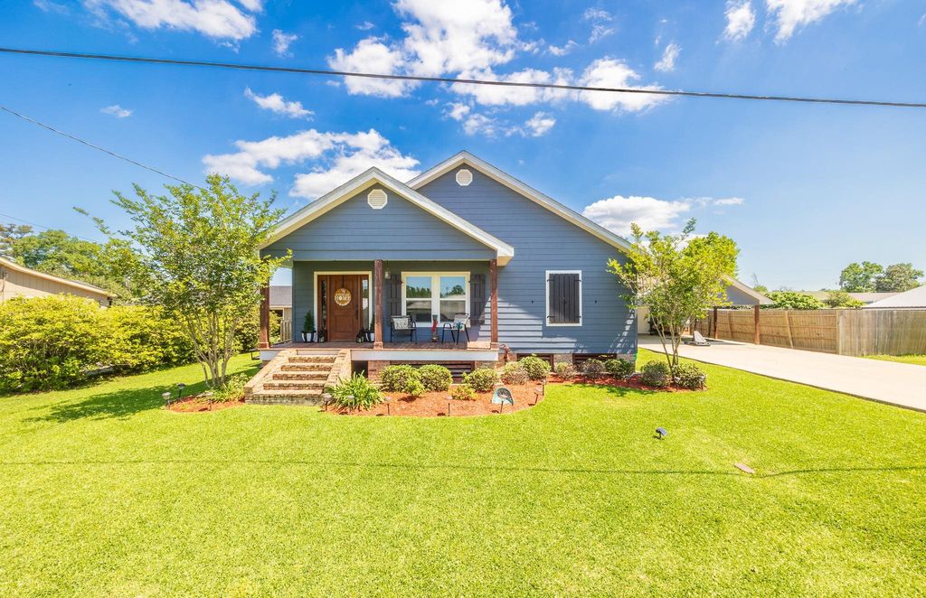 255 West 24th Street, Larose, LA 70373
