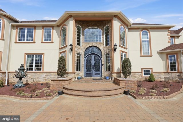 1066 WASHINGTON CROSSING RD, Newtown, PA 18940