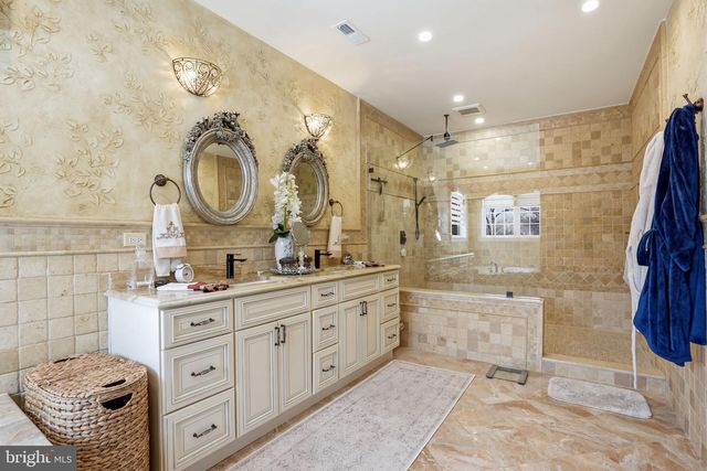 1066 WASHINGTON CROSSING RD, Newtown, PA 18940