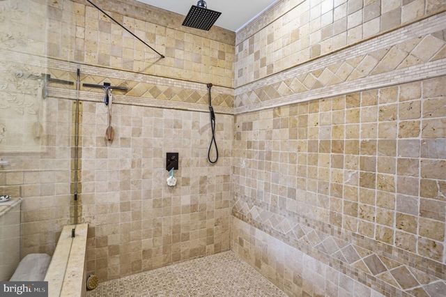 1066 WASHINGTON CROSSING RD, Newtown, PA 18940