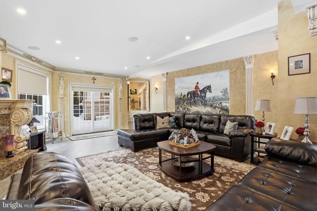 1066 WASHINGTON CROSSING RD, Newtown, PA 18940