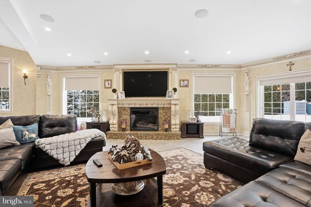 1066 WASHINGTON CROSSING RD, Newtown, PA 18940