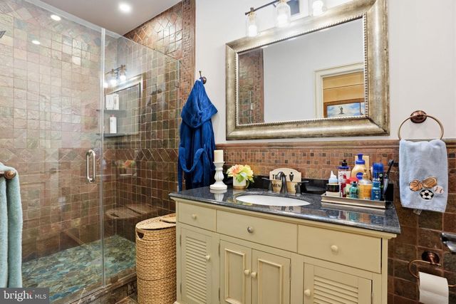 1066 WASHINGTON CROSSING RD, Newtown, PA 18940