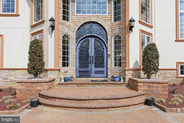 1066 WASHINGTON CROSSING RD, Newtown, PA 18940