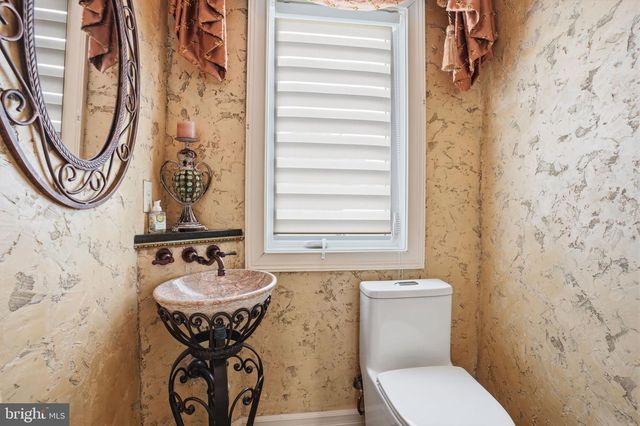 1066 WASHINGTON CROSSING RD, Newtown, PA 18940