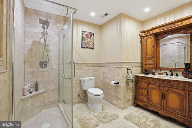 1066 WASHINGTON CROSSING RD, Newtown, PA 18940