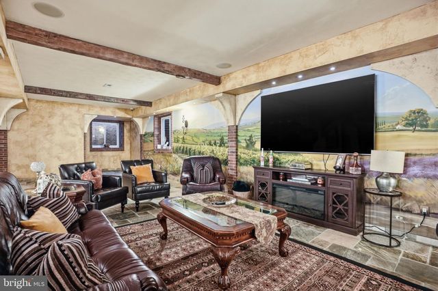 1066 WASHINGTON CROSSING RD, Newtown, PA 18940