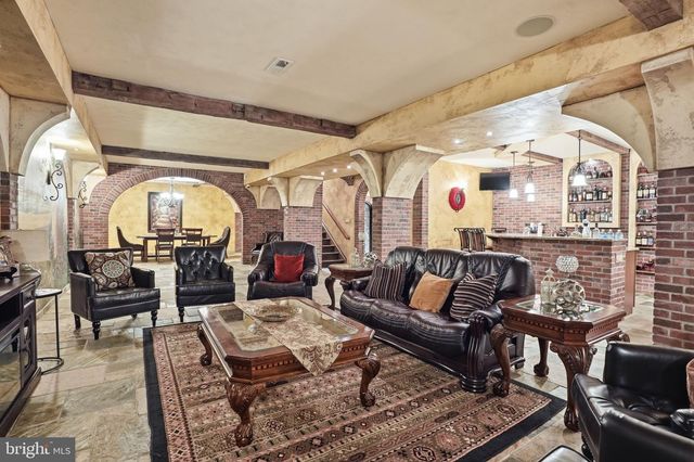 1066 WASHINGTON CROSSING RD, Newtown, PA 18940