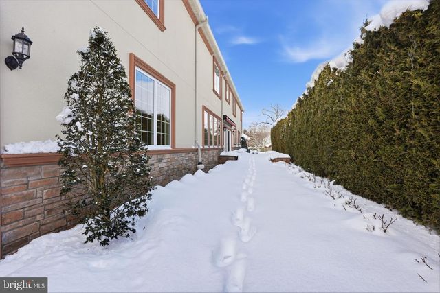 1066 WASHINGTON CROSSING RD, Newtown, PA 18940