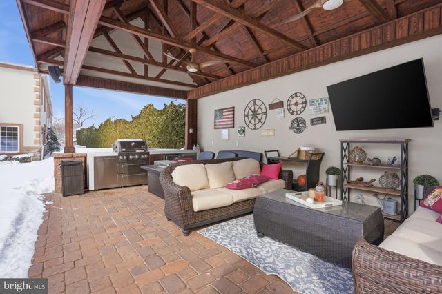 1066 WASHINGTON CROSSING RD, Newtown, PA 18940