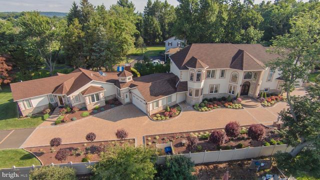 1066 WASHINGTON CROSSING RD, Newtown, PA 18940