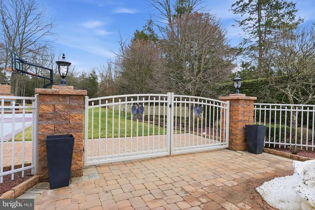 1066 WASHINGTON CROSSING RD, Newtown, PA 18940