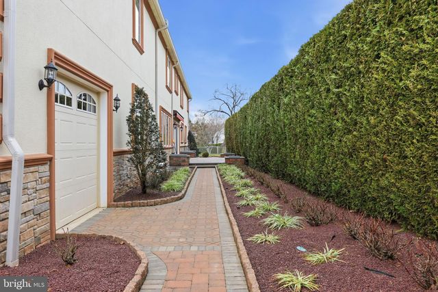 1066 WASHINGTON CROSSING RD, Newtown, PA 18940