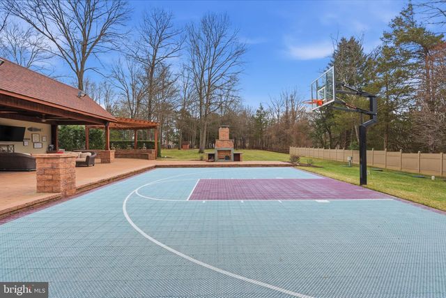 1066 WASHINGTON CROSSING RD, Newtown, PA 18940