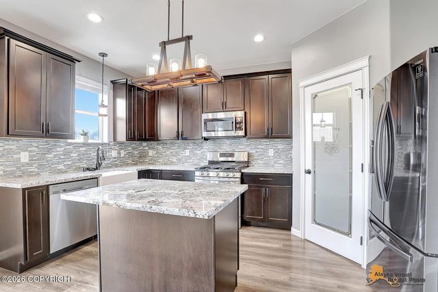 4941 E Rooster Circle, Wasilla, AK 99654