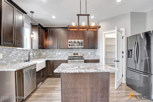 4941 E Rooster Circle, Wasilla, AK 99654