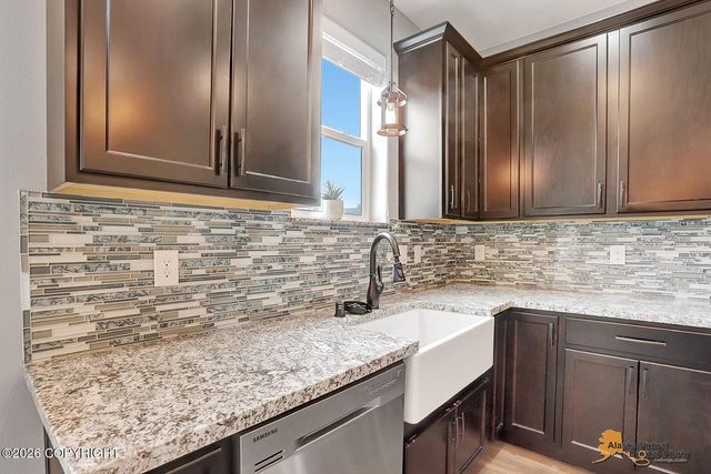 4941 E Rooster Circle, Wasilla, AK 99654