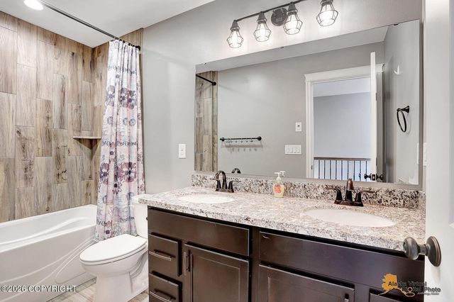 4941 E Rooster Circle, Wasilla, AK 99654