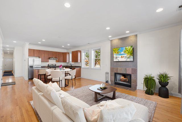 2204 N Natchez Avenue 1N, Chicago, IL 60707