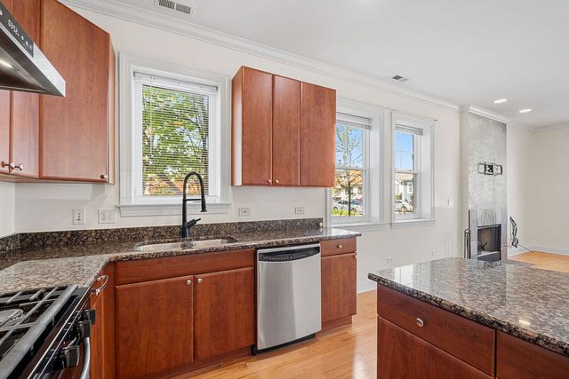 2204 N Natchez Avenue 1N, Chicago, IL 60707