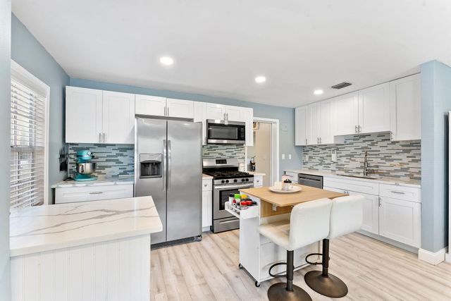 961 32nd Street, West Palm Beach, FL 33407