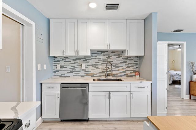 961 32nd Street, West Palm Beach, FL 33407