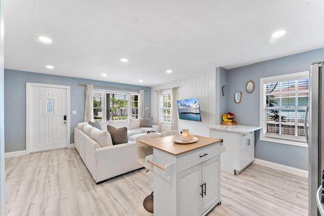 961 32nd Street, West Palm Beach, FL 33407