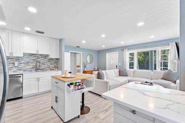 961 32nd Street, West Palm Beach, FL 33407
