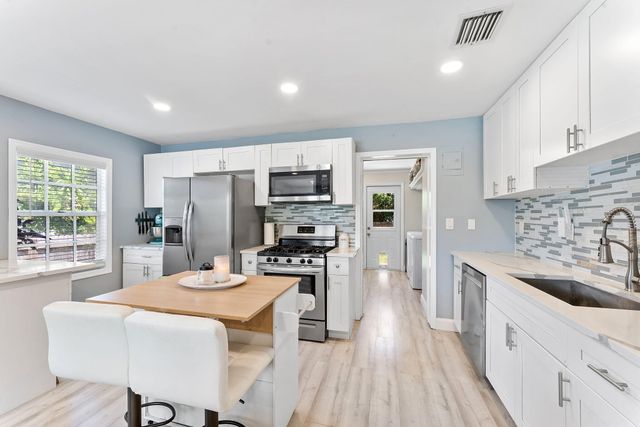 961 32nd Street, West Palm Beach, FL 33407