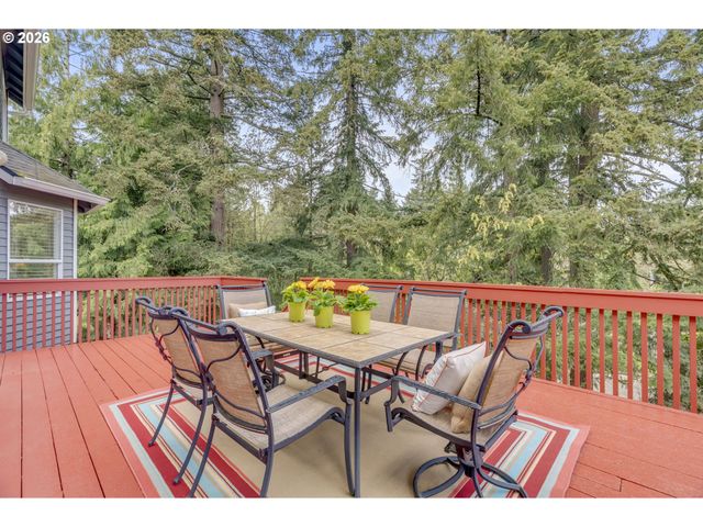 1331 TROON Dr, West Linn, OR 97068