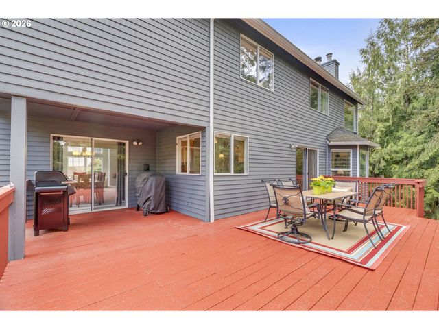 1331 TROON Dr, West Linn, OR 97068